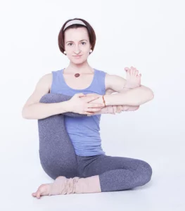 posture yoga berceau endometriose 480x480